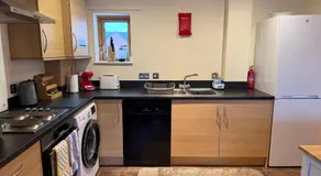 Quirky and spacious - Image 3