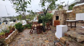Chrisi's and Jasmin's house - Image 5