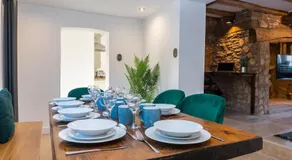 Gloucester-Beautiful 4 Bedroom Cottage-Sleeps 8-Free Parking-Fast Wi-Fi-Work or Leisure - Image 2