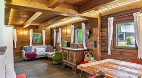 Casa vacanze 'Altes Totschenhäusl Am Ziller' con vista sulle montagne, giardino privato e Wi-Fi - Image 4