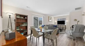 Cozy 2BR - Condo -Near Zoo - Fast WiFi -Garage - Image 2