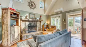 Private Hot Tub & Easy Access to the Beach - Dogs are Welcome - Image 4