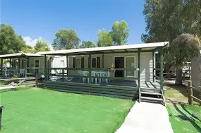 Mobilheim mit Pool, Grill und Terrasse | Gartenblick - Image 4