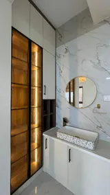 Sky High Luxury Penthouse - Image 2
