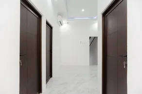 RedDoorz Syariah @ Sakura Hotel Jatiwaringin - Image 3