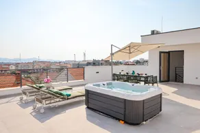 Penthouse with jacuzzi, city center - Image 5