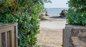 Beach Boy & Pool Girl Apartments - Image 4