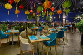Seashore Hotel & Apartment - Image 2
