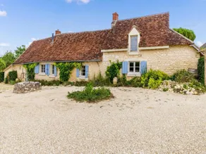 Spacious farmhouse with garden in Val de Loire - Image 5