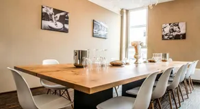 SCOTTY & EMILY Hotel Ulm - Image 4