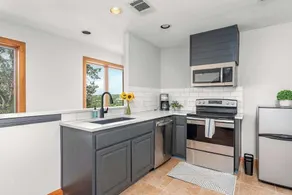Luxurious Lake Park House: Sleeps 25, Pool, Hot-Tub, Firepit and Game Room! - Image 2