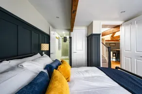 Spacious, luxury town centre Granary conversion - Image 2