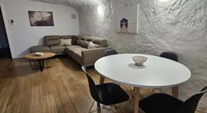 Holly Place - Image 3