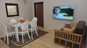 Golden House Apartments - Image 3