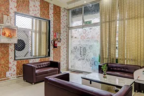 Super OYO Hotel Ocean - Image 5