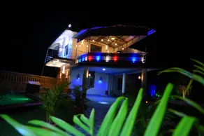 THE BOTTOMS UP VILLA - Image 1