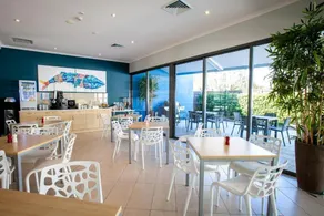 Manly Marina Cove Motel - Image 5