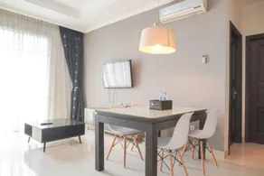 Homey And Comfort Stay 2Br Bellezza Apartment - Image 2
