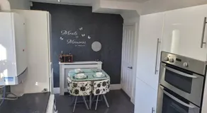 Fabulous 3 bedroom house , sleeps up to 5-7 guest. - Image 4