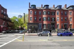 RENU on Tremont - Image 5