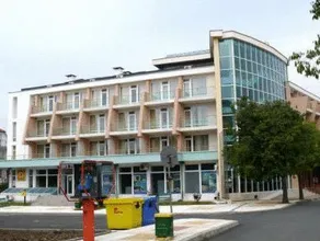 Hotel Onyx - Image 1