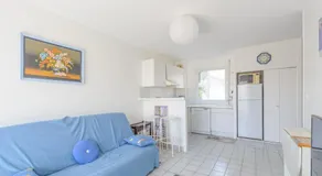 Appartement T2 à 50m de la Plage, Balcon, Wifi, Tout Confort, 4 Pers, Châtelaillon-Plage - FR-1-258-189 - Image 2