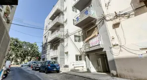 Spacious central 2BR, just off UNI & Hospital & WIFI by 360 Estates - Image 4