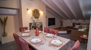 Melina's Bright Apartment, Viros - Image 3