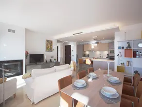 Sunny Terrace Apartment - Image 3