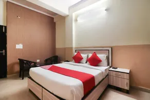 OYO 64749 Royal Residency - Image 3