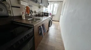 Jungle style 2 lockable bedrooms, 10 mins to center, top floor balcony with Prague view, king-size bed, high speed Internet, coffee - Image 3