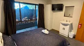 The Highway Inn - Image 2