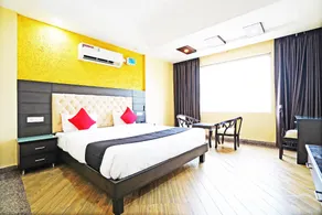 Capital O 49078 Hotel Chinar - Image 2