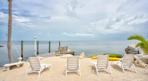 Aqua Lodges at 47th Street - Image 2