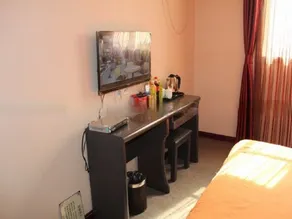 Yijia Express Hotel - Image 1