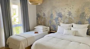Luxury Stylish Villa with Garden - Image 2