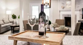Modern + Cozy Townhome - Minutes To Avalon W/King - Image 4