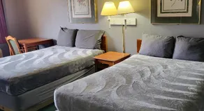 Hotel King Beds Studio 122 Hot Tub - Image 5