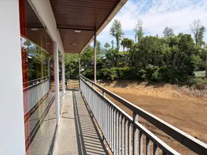 Glass House Retreat - Image 4