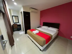 Hotel Crystal Villa - Image 2
