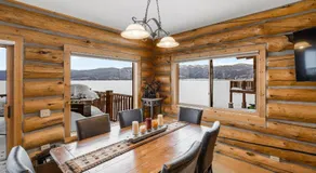 Kings Cabin: Stunning 3-bedroom retreat on Hebgen Lake, 16 mins from Yellowstone. - Image 5