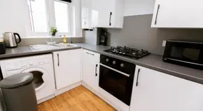 Smart Modern Studio With Free Parking, Wifi, Close To Town, Hospital, Uni, Quiet Area, Contact For Best Prices - Image 2