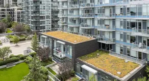 Luxury Waterfront Suite with City Views and AC - Image 5