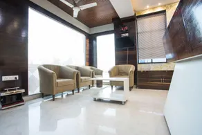 OYO Hotel Orange Lily - Image 3