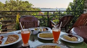 Lake Edge Resort - Image 5