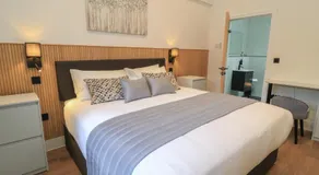 Maple Lodge - Image 2