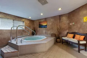 Super 8 By Wyndham St. Regis - Image 5
