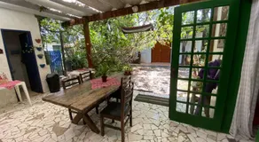 Casa à beira do rio Jaguareguava na Mata Atlântica em Bertioga SP - Image 4