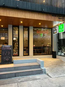 Woodstory Boutique Hotel - Image 2