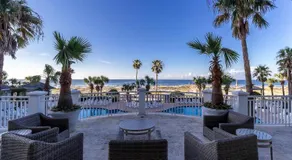 Beachclub Cottage 23 -Upscale Luxury-Privacy-2-Kings-5 minute walk to Beach - Image 3